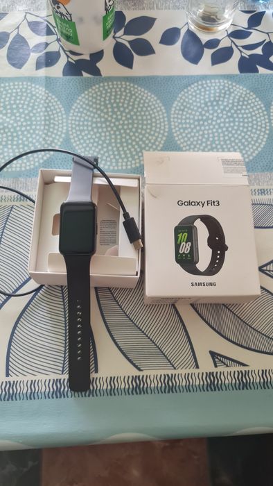 Продавам смарт часовник Samsung