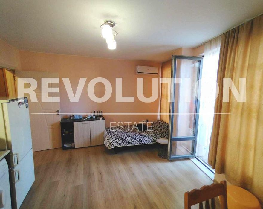 Дава се под наем Едностаен апартамент в Варна, Колхозен пазар - 30 кв.м за 250 € - Снимка #1