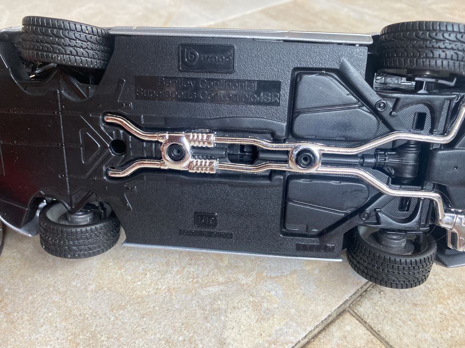 Колички Ferrari и Bentley continental supersprt