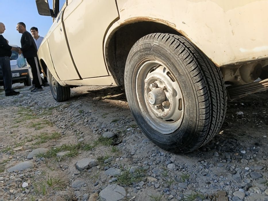 Москвич АЗЛК сотилади арзон срочни