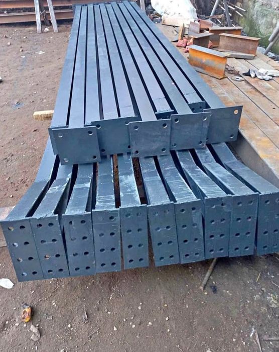 vând structură metalică ipe 180 10 deschiderea 30 lungimea 4 m la ștra