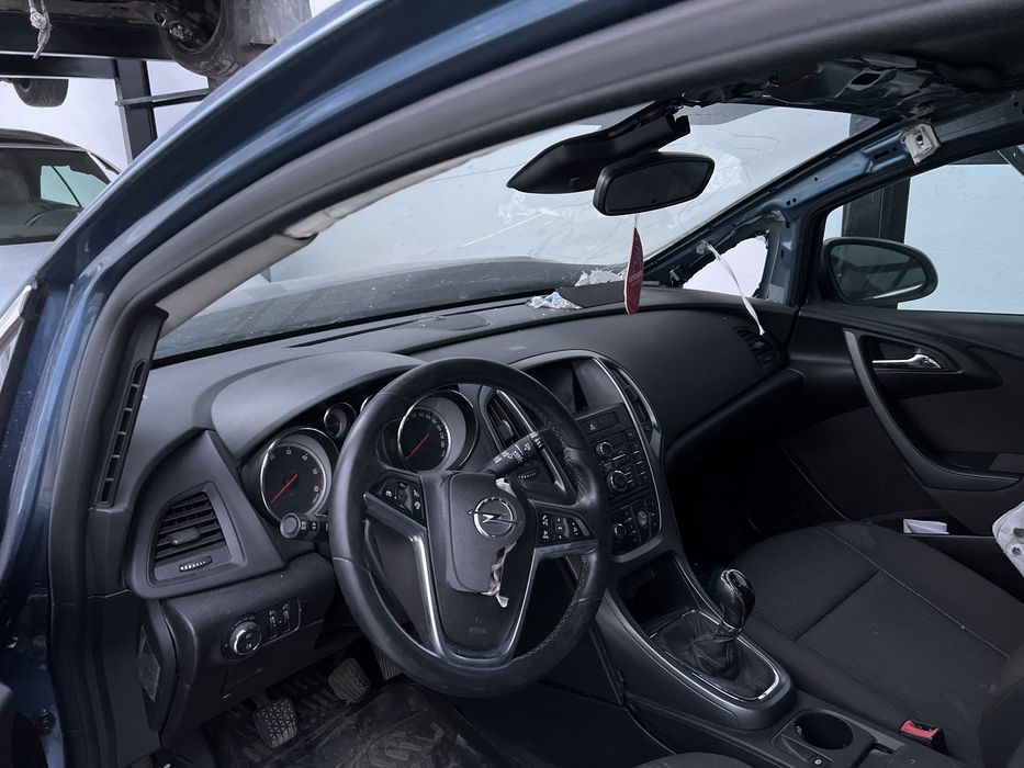 Piese dezmembrari Opel astra J 1.6d 2016 E6 . Motor impecabil 170k km . Factura si garantie!