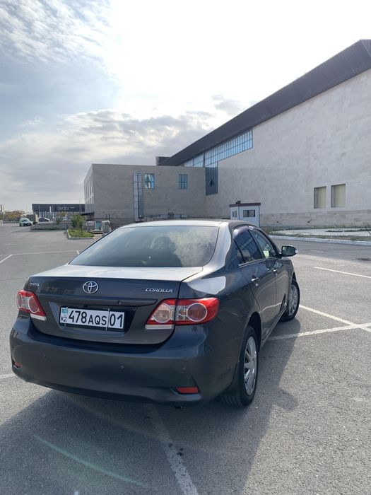 Тойота королла 2012