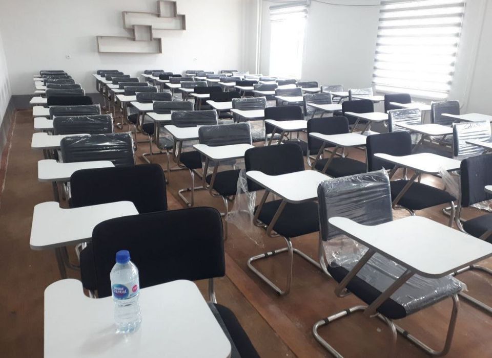 Детские стулья и столы школьные парты  стулья