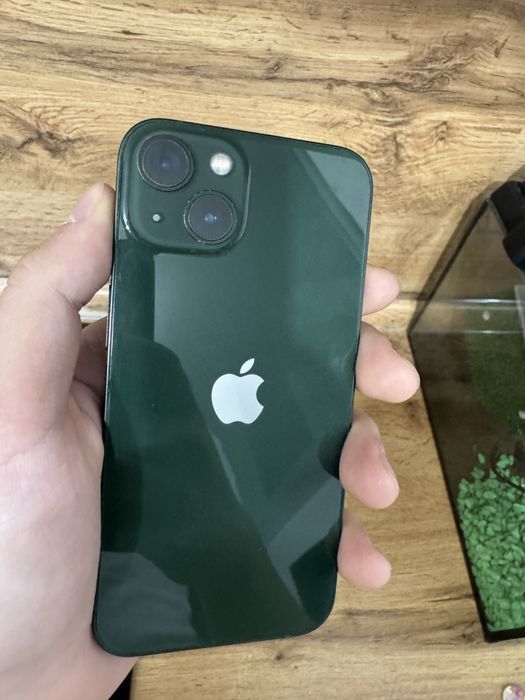 Продам айфон 13