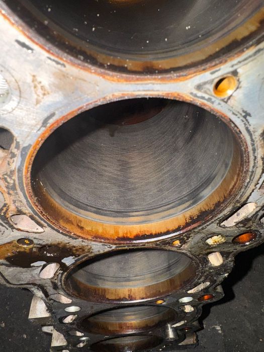 Блок цилиндра m52b28, m50,m52,m54, e34,e36,e39,e46