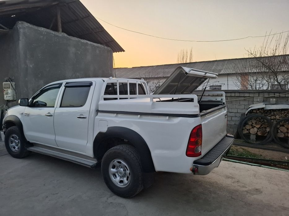 Продается TOYOTA HILUX 2008год в хорошем состоянии
