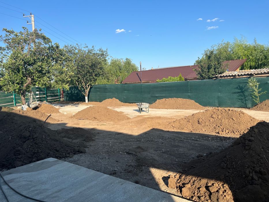 Miniexcavator de inchiriat