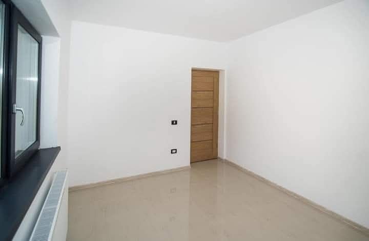 Execut zugrăveli. Plachez, tencuieli, decorativă, decojesc apartamente