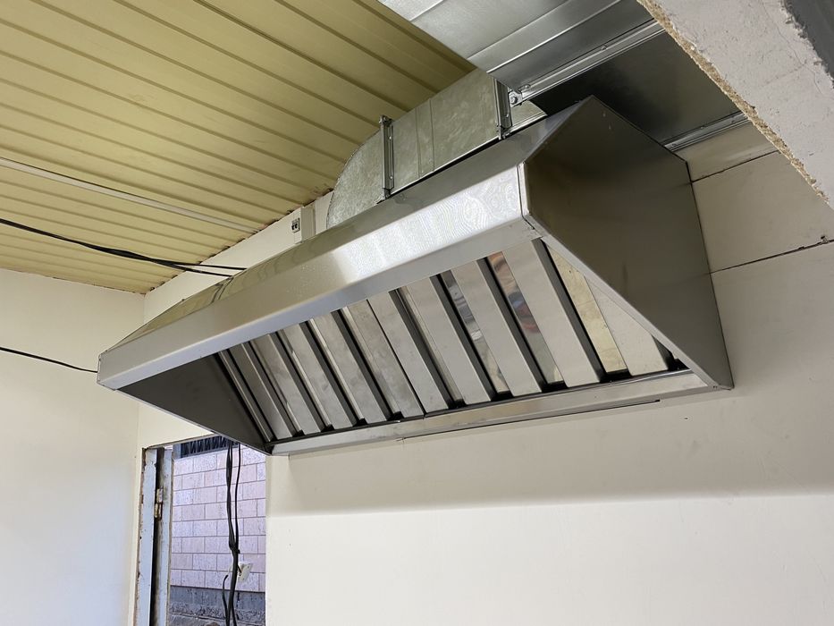 Вытяжной зонт нержавейка и оцинковка. Собственный производственный цех