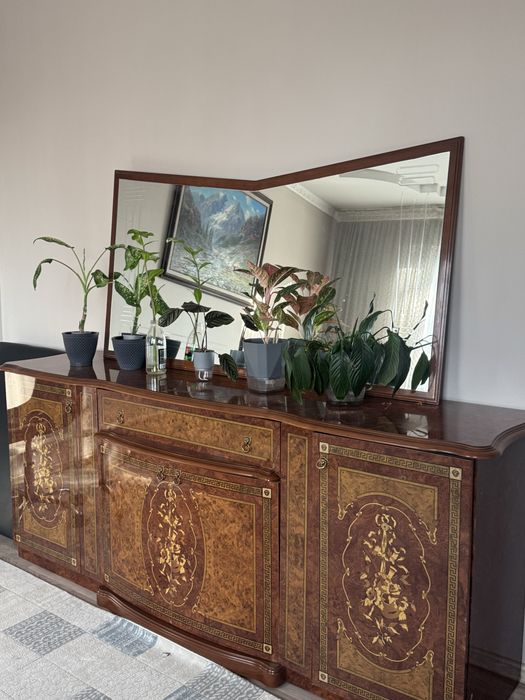 Сервант шкаф витрина