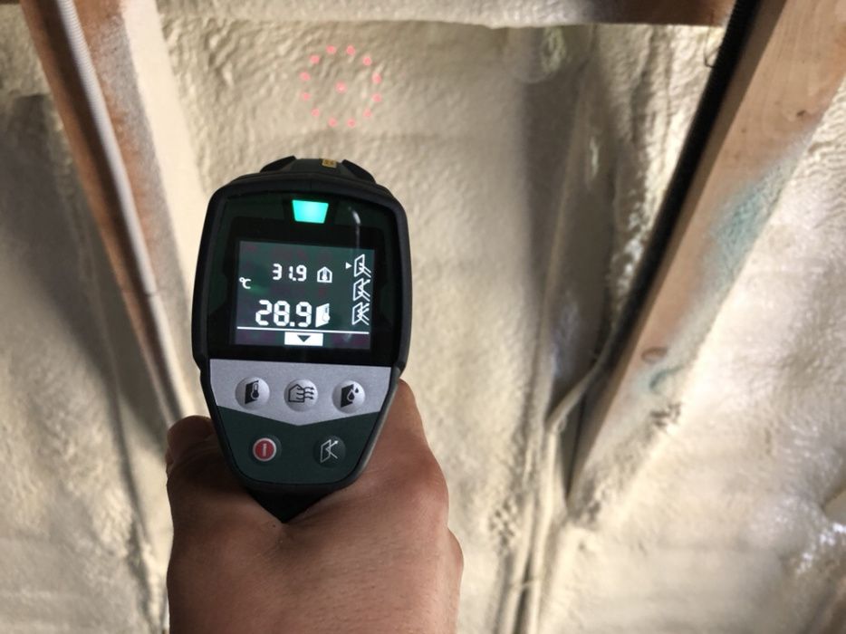 izolatie spuma poliuretanica Izoterm System