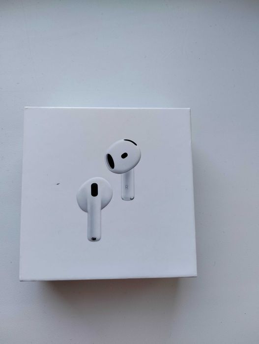 AirPods 4 с ANC в упаковке
