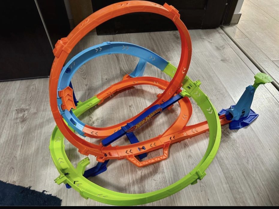Hotwheels pista pentru masinute