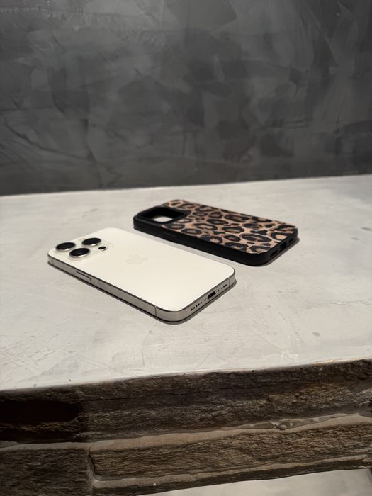 КАТО ЧИСТО НОВ Iphone 15 Pro 1 TB White + подарък