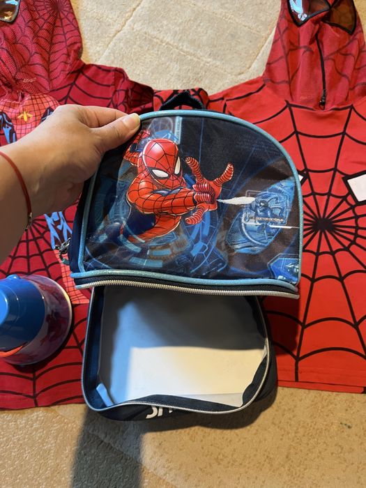 Сет 2 блузи spiderman, лампа и прожектор spiderman и чанта spiderman