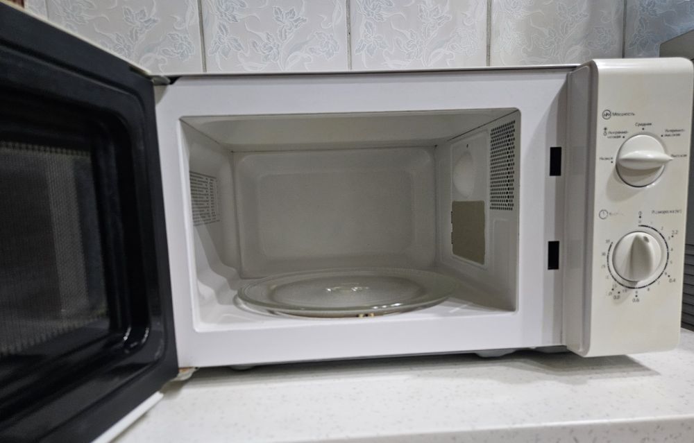 Микроволновка Elenberg бу