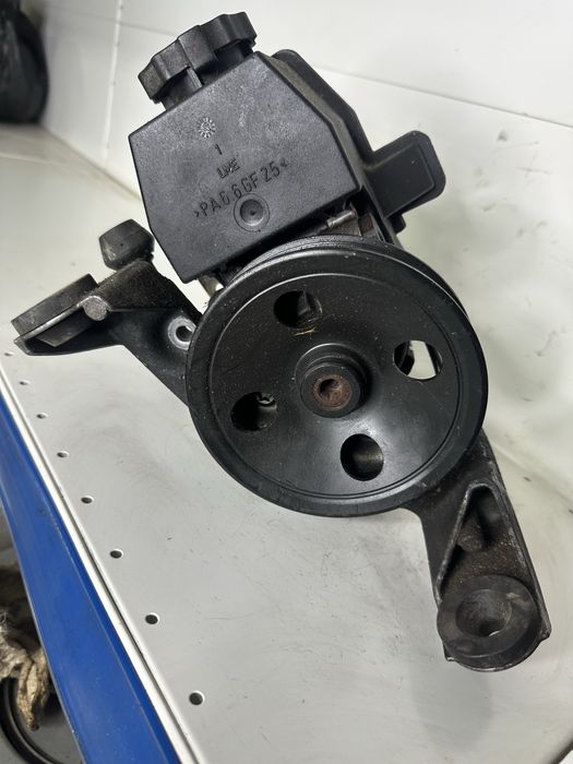 Насос гидроусилителя руля (ГУР) Mercedes M111 Мерс м111