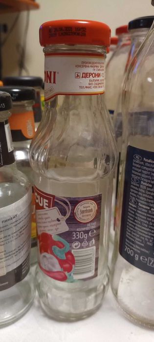 ПРОДАВАМ Буркани и шишета за алкохол 700 мл.