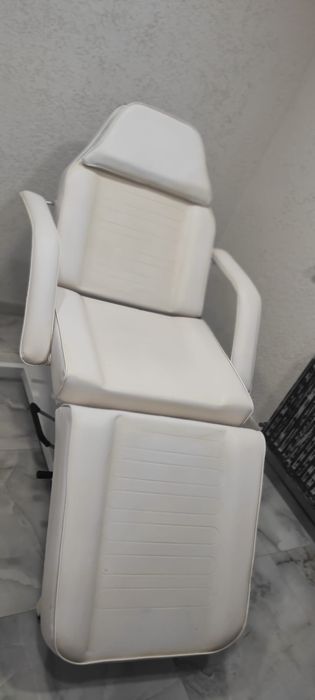 Scaun /pat pentru  cosmetică