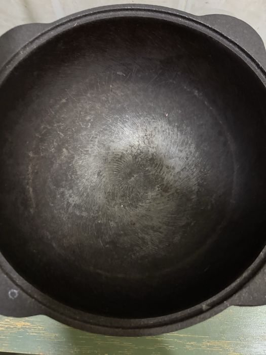 Продам казан чугунный