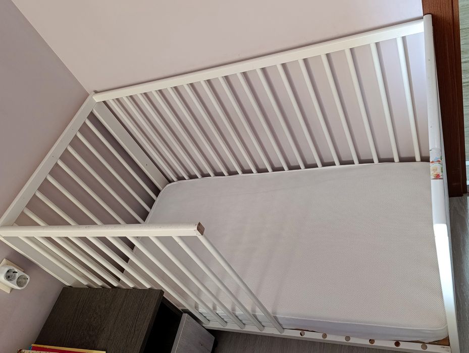 Матрак IKEA за бебешка кошара + кошара IKEA