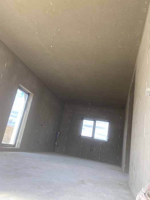 Tencuiala mecanizata si glet