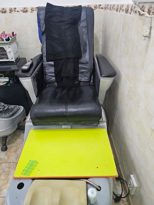 Продается массажное педикюрное кресло