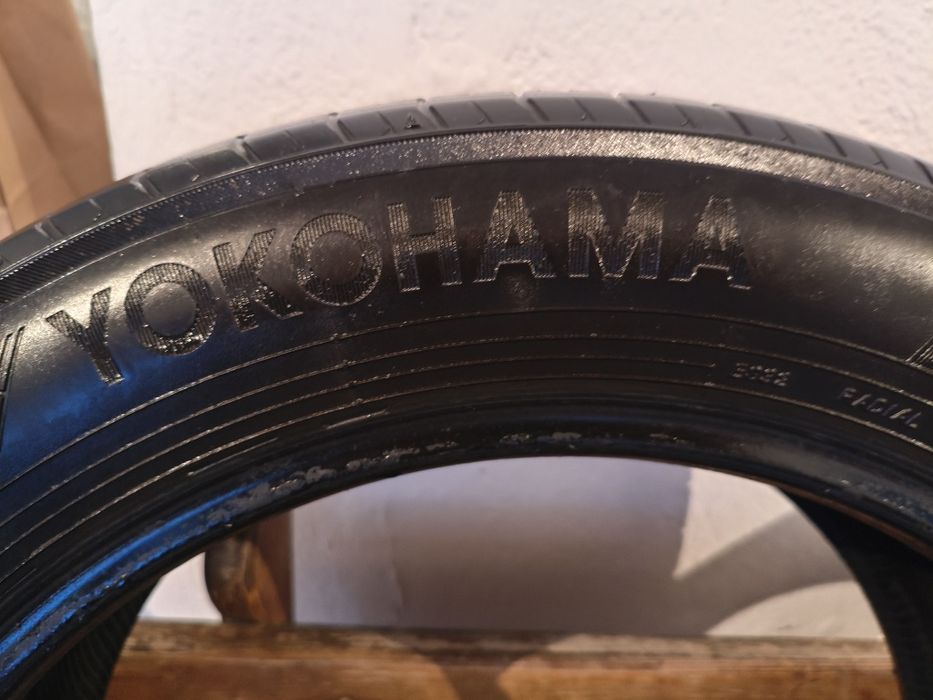Yokohama BluEarth - ES32