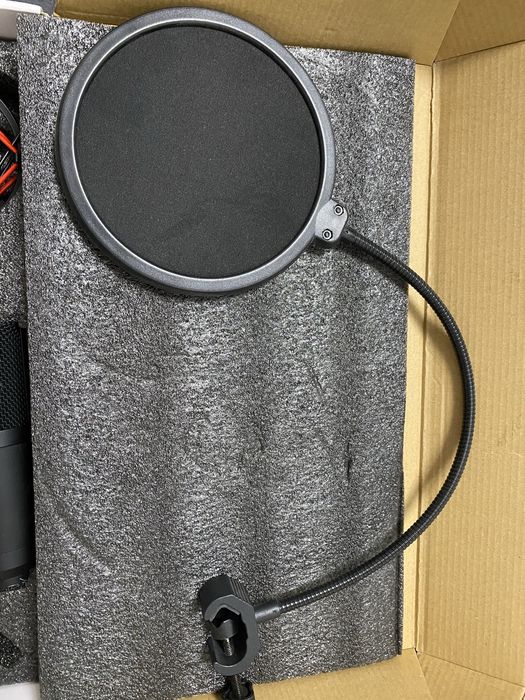 Продам микрофон Fifine T732