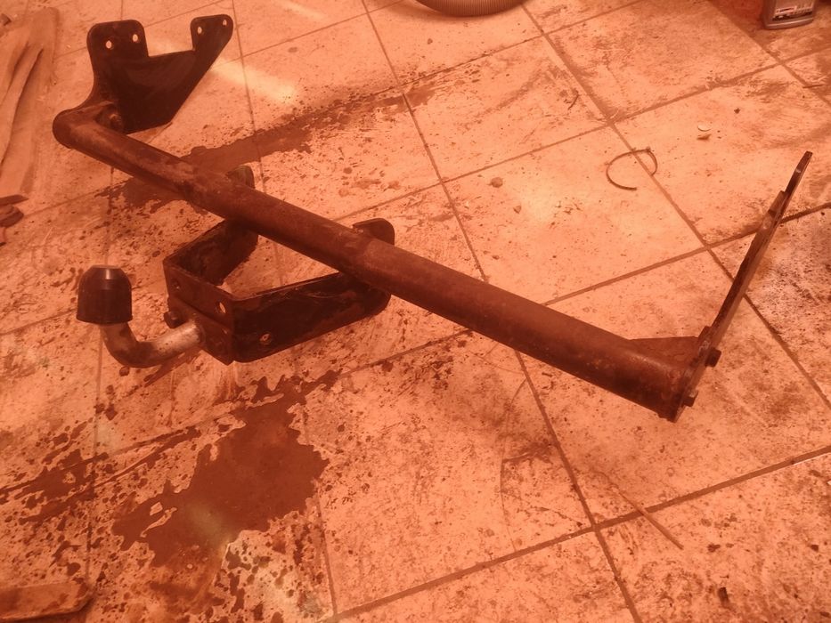 Фаркоп хайлюкс 2021