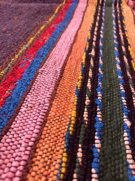 Шарена тъкана пътека 270 см на 115см