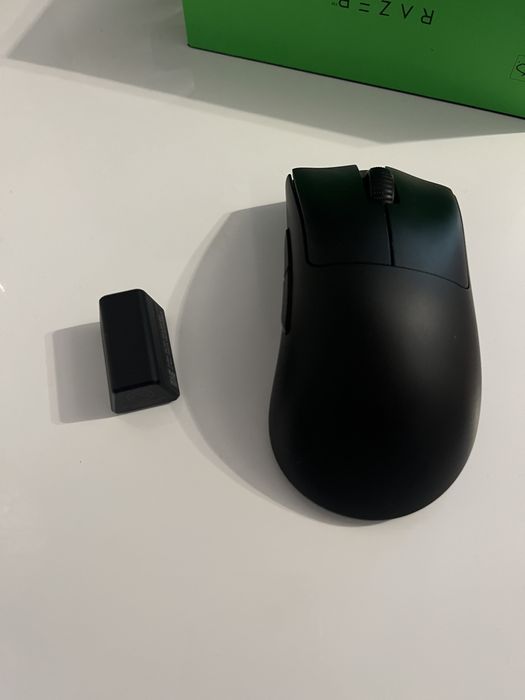 Razer Deathadder V3 Pro - Smooth touch