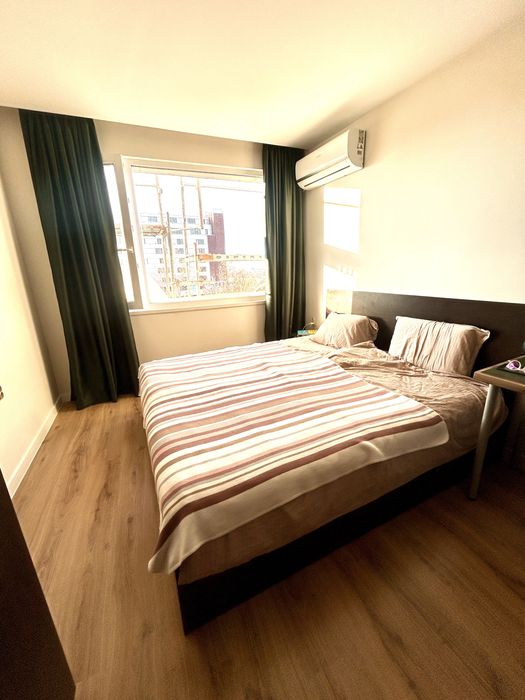 Спалня с матрак 180х200, голям гардероб с надстройка и скрин