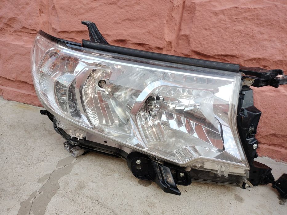 Фары Toyota Prado оригинал