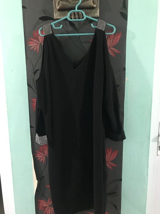 Rochita noua. Doar probata .Marimea L