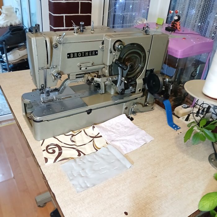 Masini de cusut  full automate ,cu taiere de fir