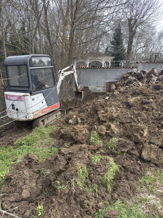 Услуги с мини багер и челен товарач | Изкопи и почистване/ Бургас