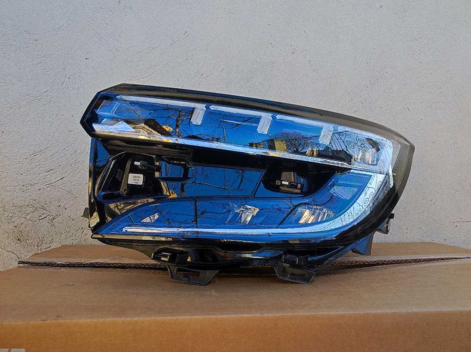 Far stanga Renault Austral original IMPECABIL
