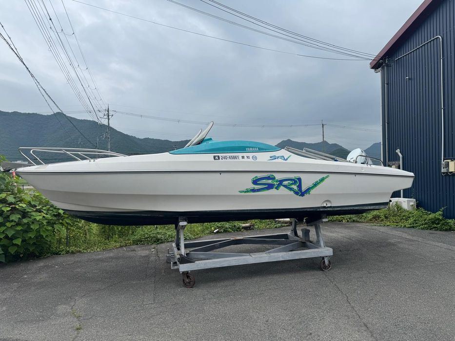 Катер Yamaha CRV