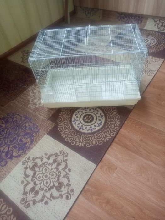 Продаеца клетка для попугаев