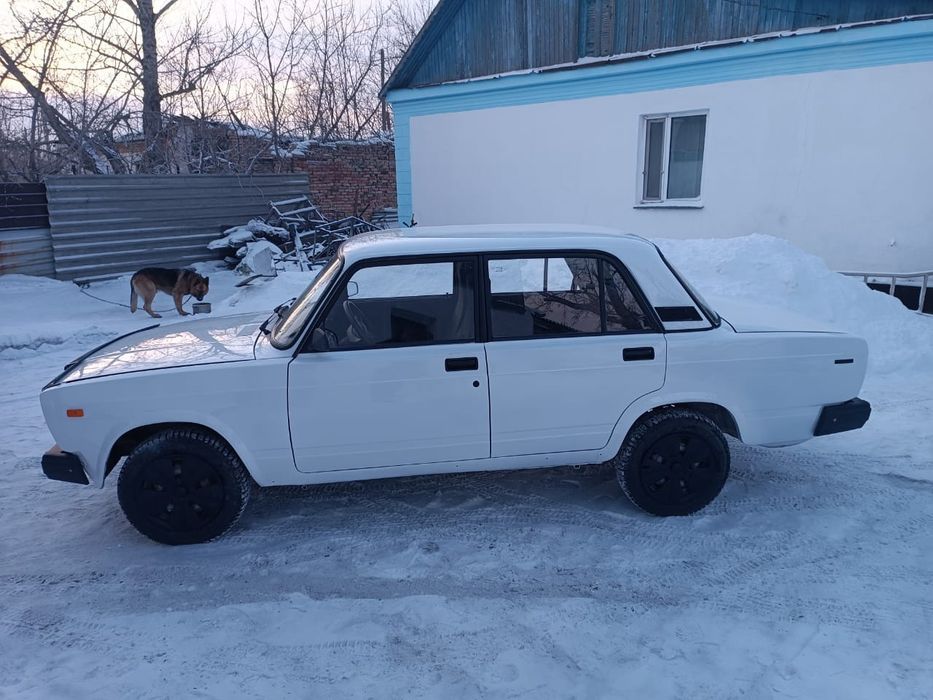 Продам ВАЗ 2107 инжектор