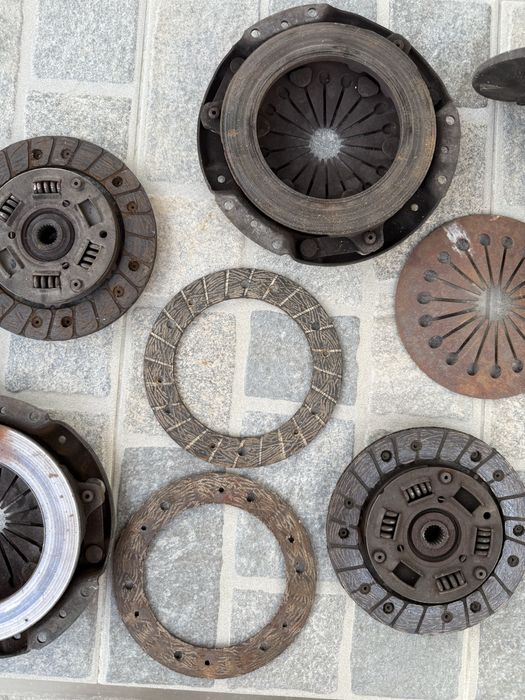 Ambreaj+placa dacia 1300 din  anii 1970 diametru 1700mm