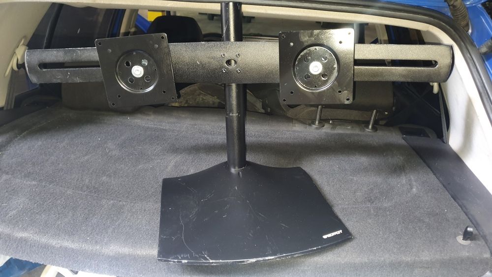 Двойна стойка за монитори