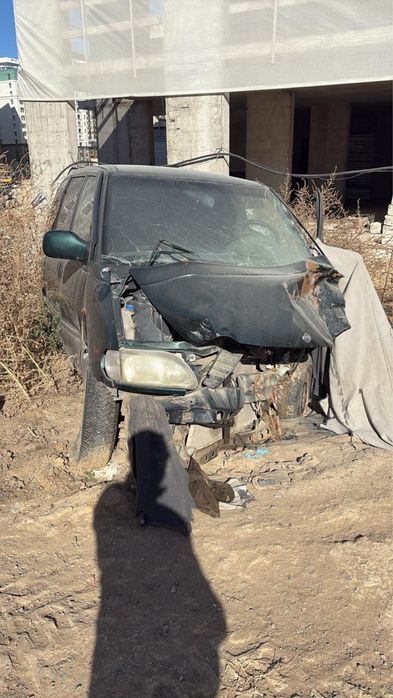 ниссан серена nissan serena