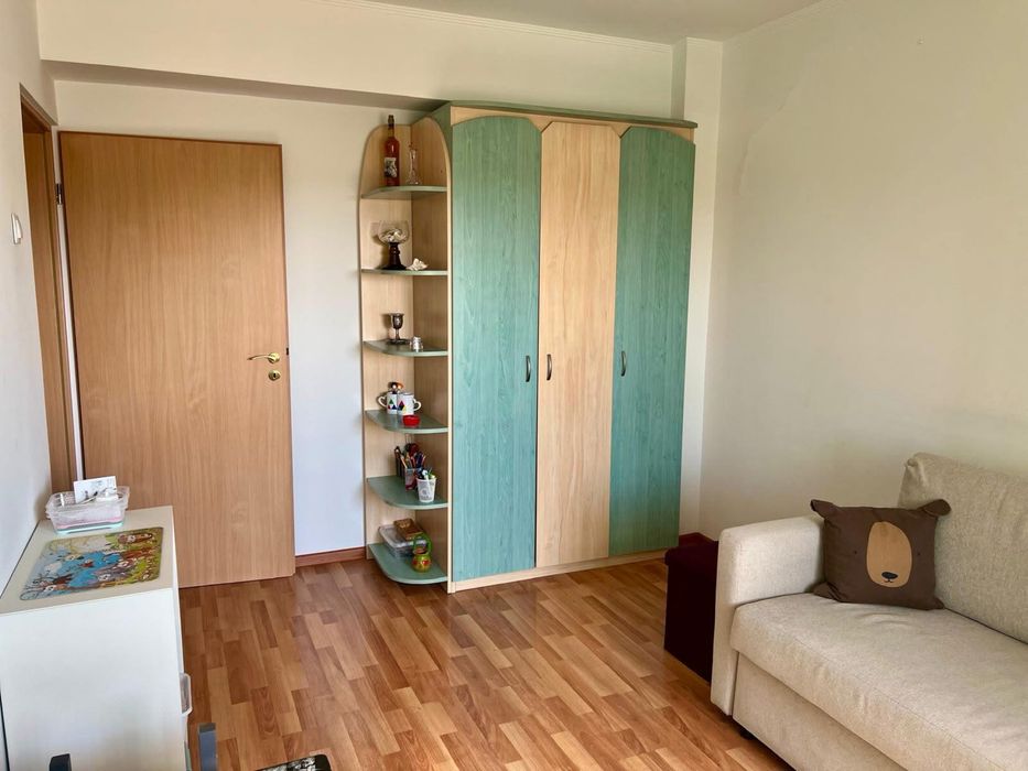 Proprietar vand apartament cu 4 camere