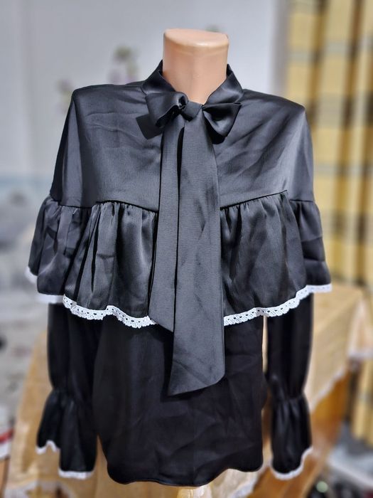 Красивая черная рубашка