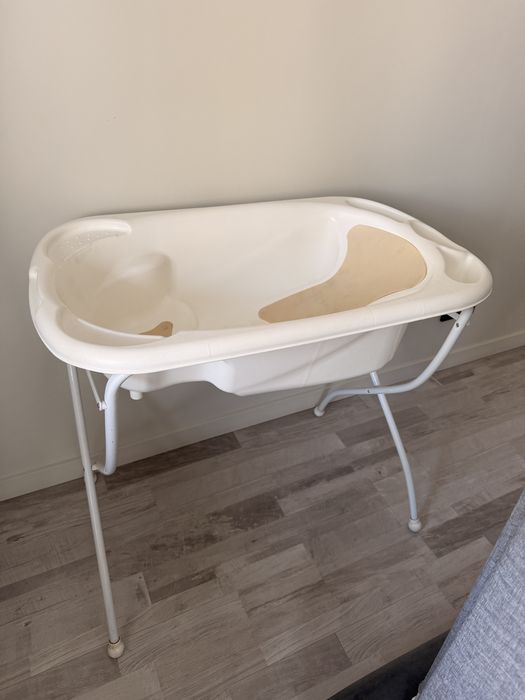 Детская ванночка 0+ на ножках