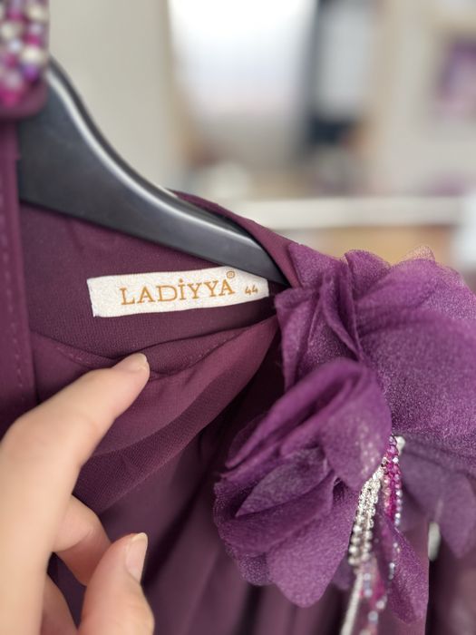 Вечерние платья