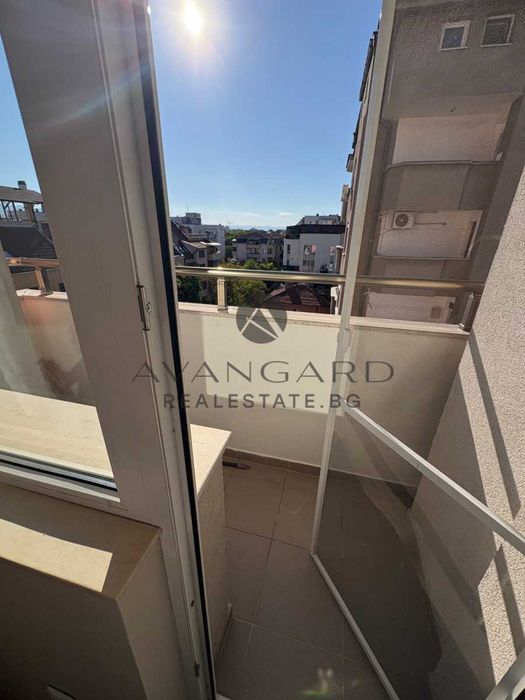 Продава се Тристаен апартамент в Пловдив, Център - 77 кв.м за 3052 €/кв.м - Снимка #12